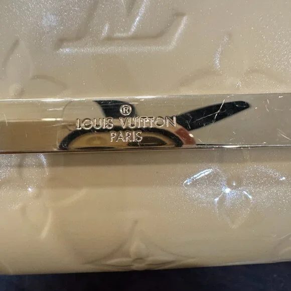 Louis Vuitton Vernis Anna Chain Clutch / Crossbody Bag (removable strap)– Beige - Picture 12 of 13